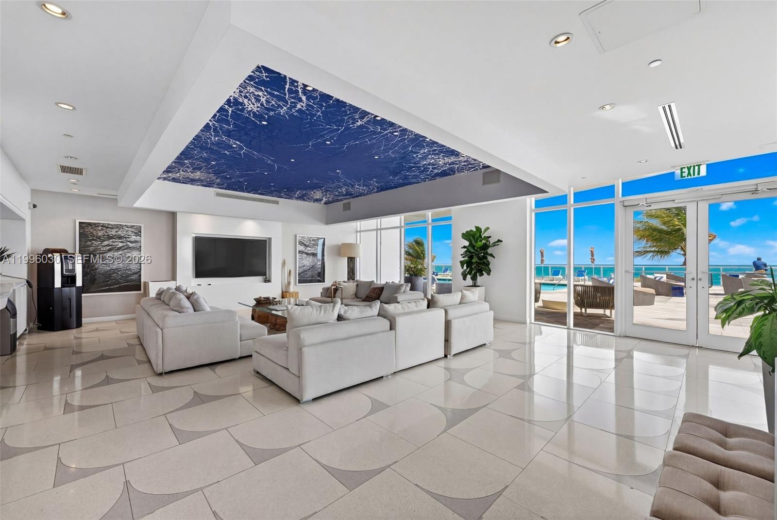 APOGEE BEACH CONDOMINIUM - Residential