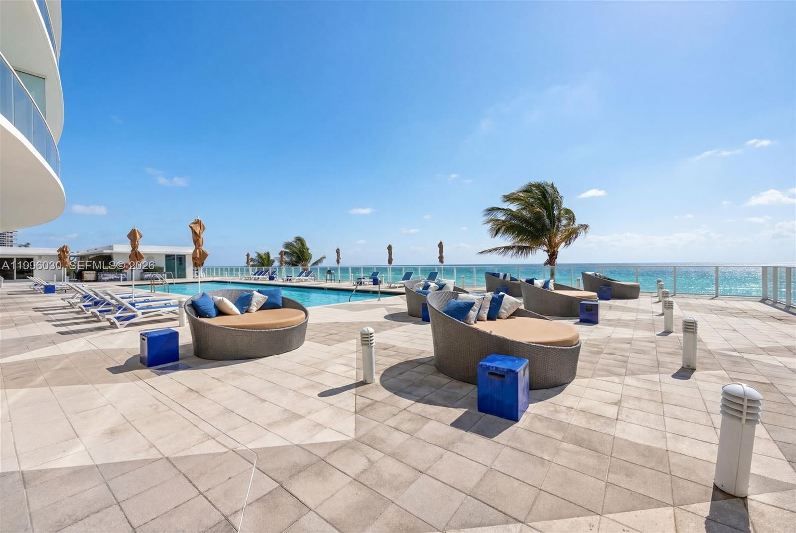 APOGEE BEACH CONDOMINIUM - Residential