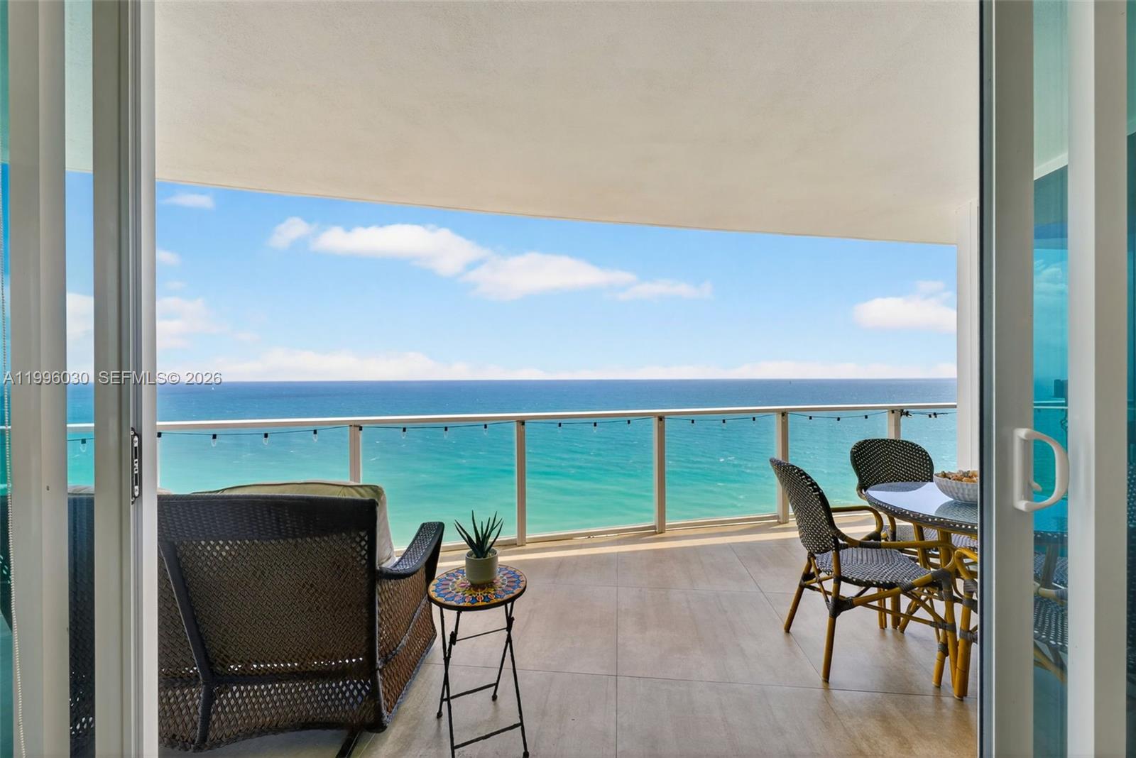 APOGEE BEACH CONDOMINIUM - Residential
