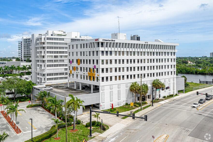 This 100,000 sf building is an 8 story office tower, with 3 levels of covered and secure parking and 5 top levels of office space, with clear views of the surrounding waterways. Near the galleria mall and lots of national stores and companies. The property has over 4 space per 1000 sf plenty of visitor parking. Â All parking is covered. Building has on-site property manager and maintenance person as well security on premises. Building is very visible and has easy access from all major roads. Very visible notable building. One of the nicer buildings with great views and great service