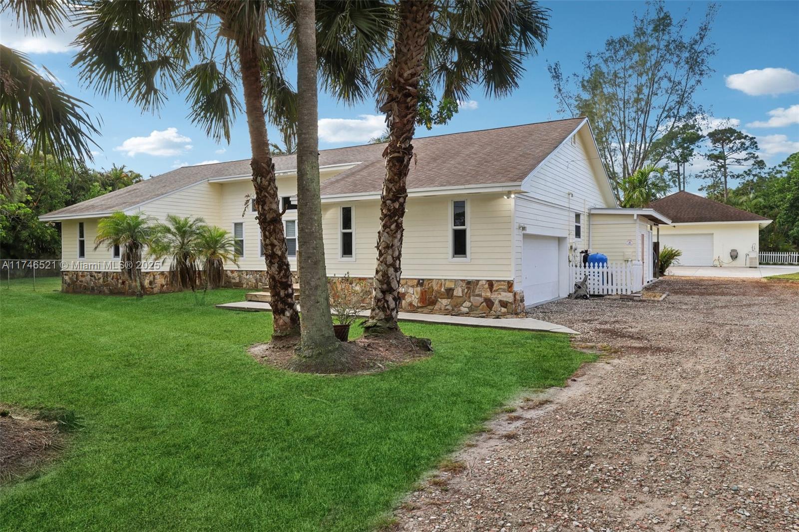 11352 Persimmon Blvd