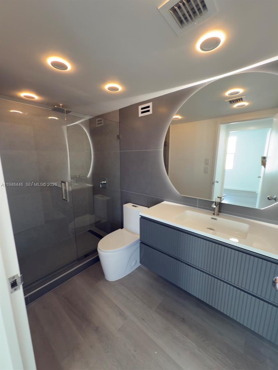 CARLISLE ON THE OCEAN CON - Residential