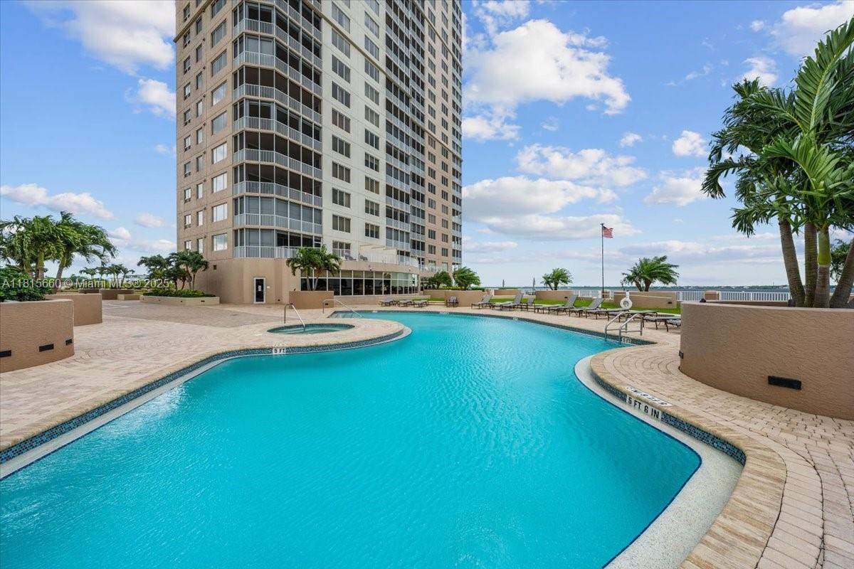 HIGH POINT PLACE - Residential
