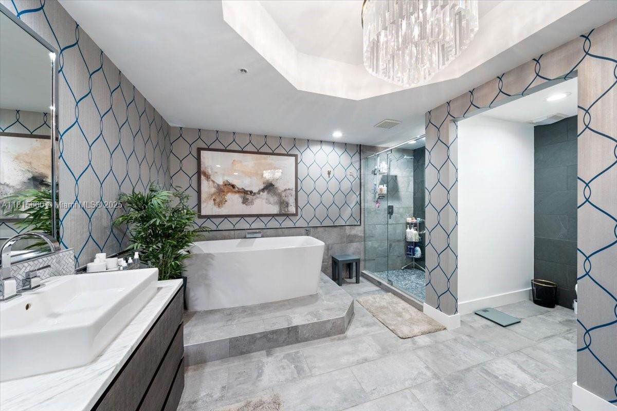 HIGH POINT PLACE - Residential