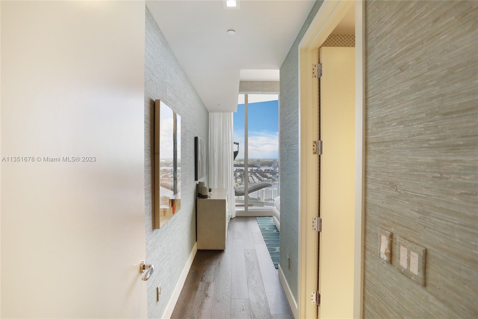 JADE SIGNATURE CONDO - Residential