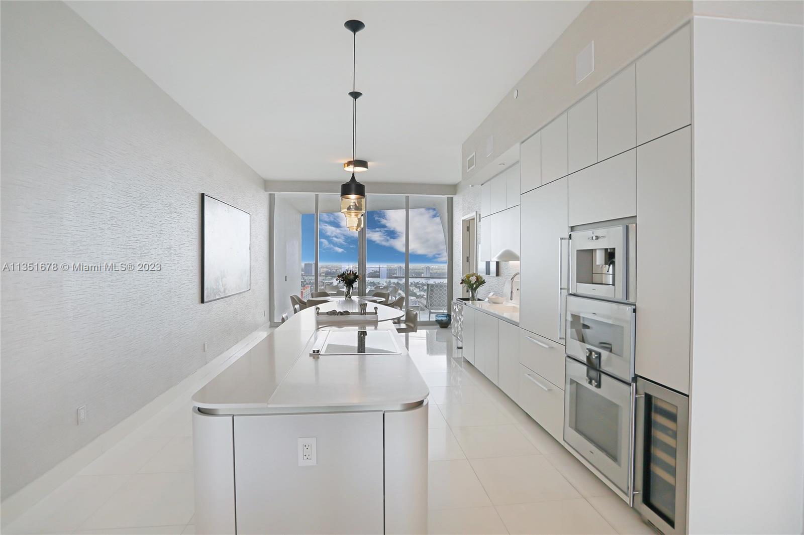 JADE SIGNATURE CONDO - Residential