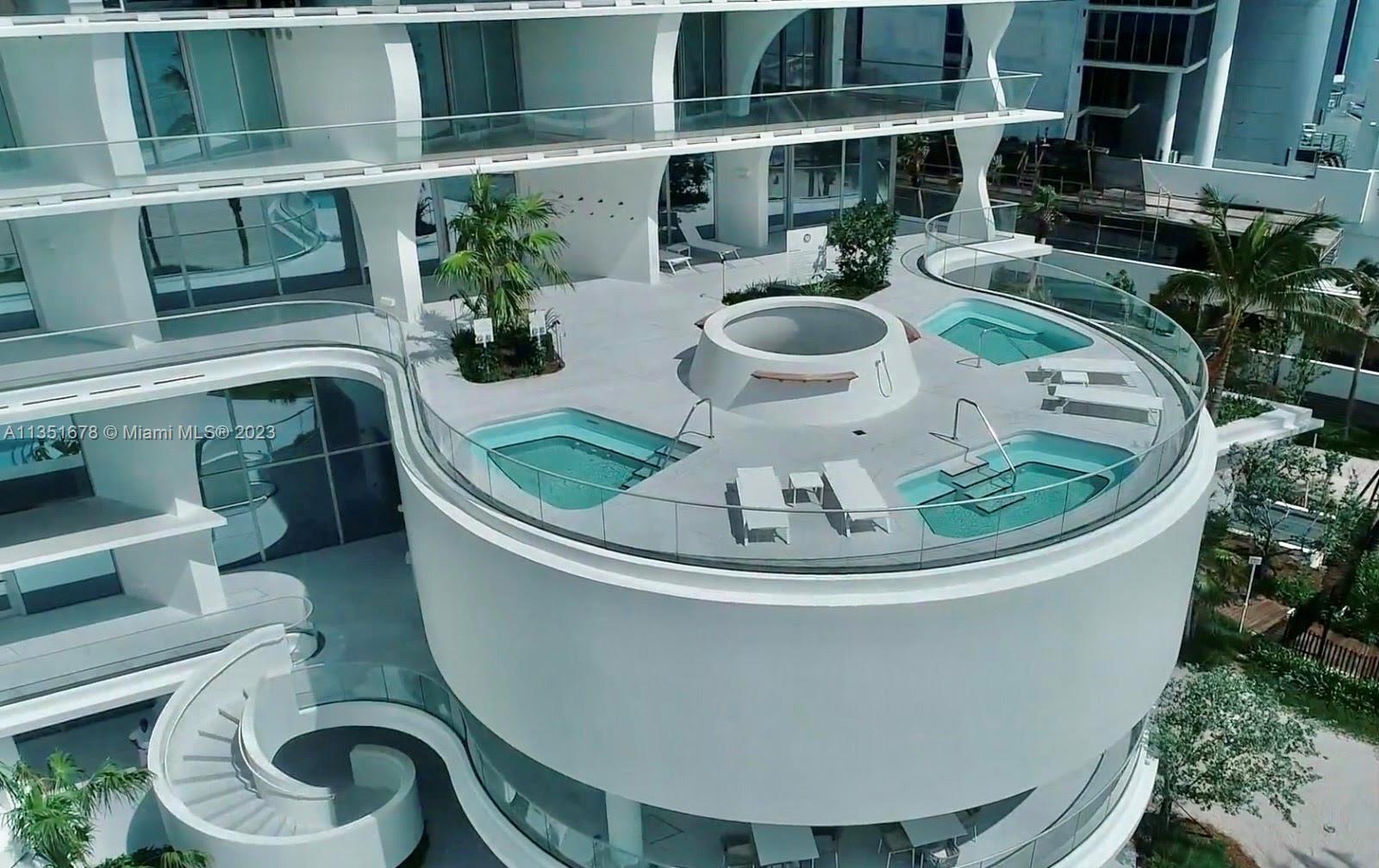 JADE SIGNATURE CONDO - Residential