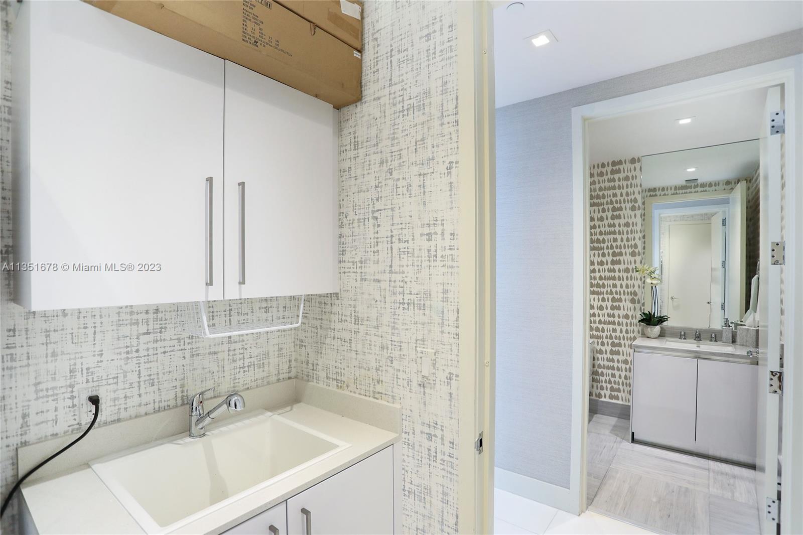 JADE SIGNATURE CONDO - Residential