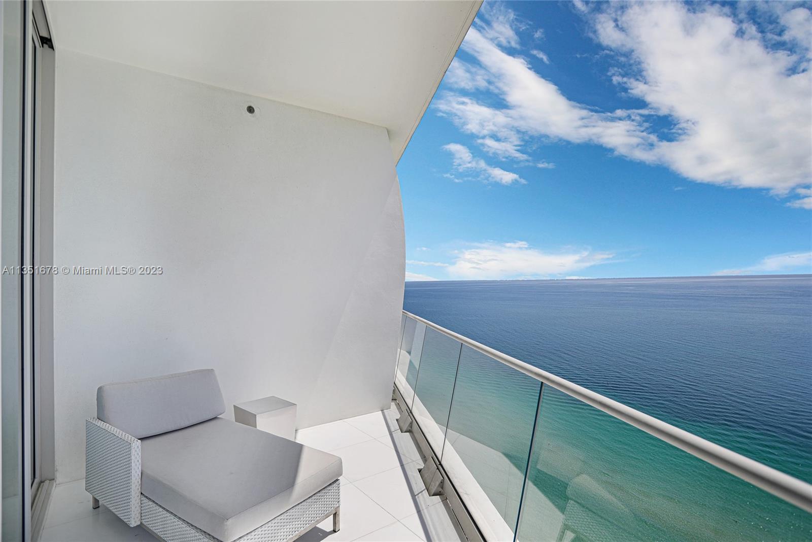 JADE SIGNATURE CONDO - Residential