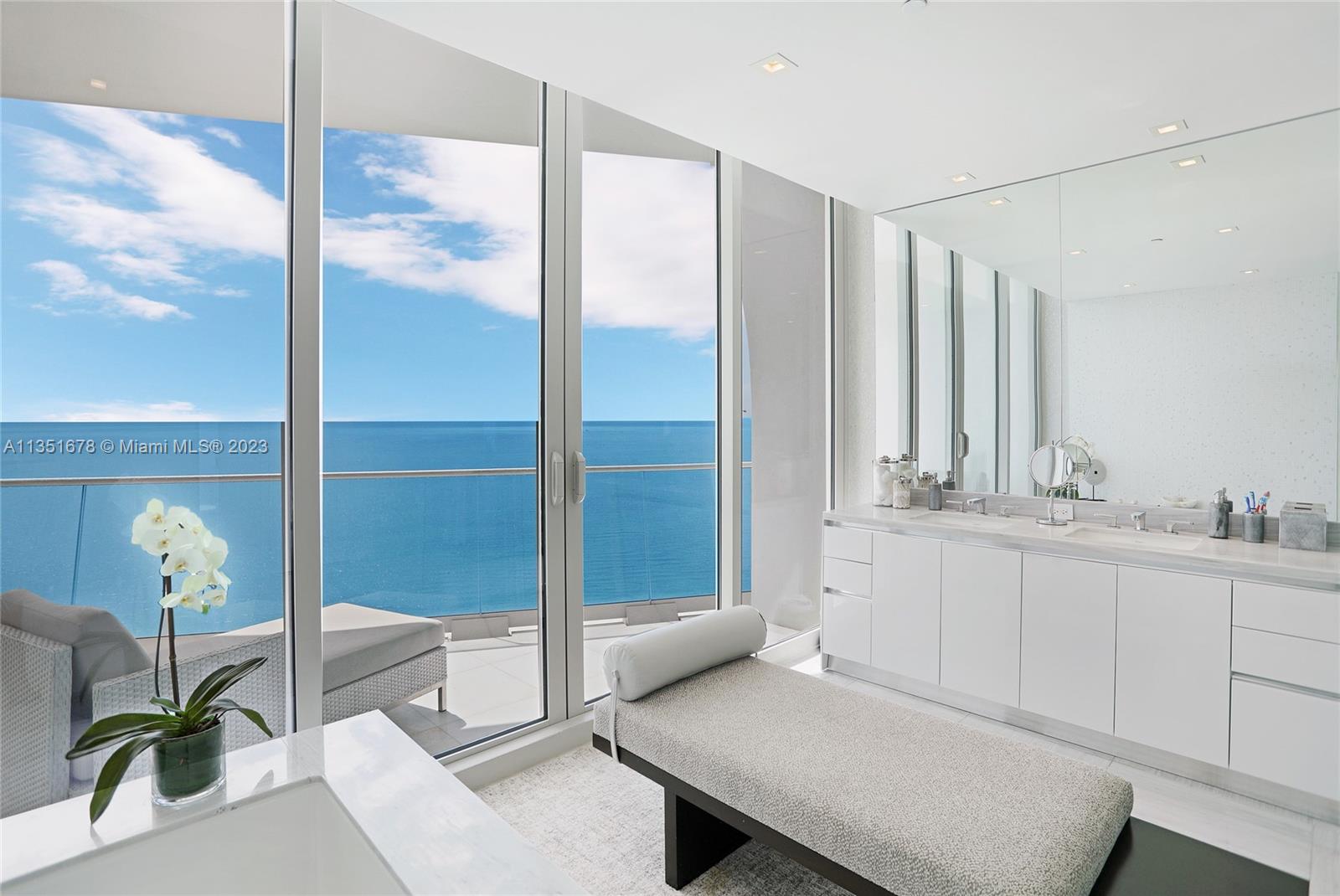 JADE SIGNATURE CONDO - Residential
