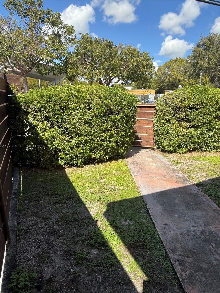 SILVER BLUFF EST SEC C - Residential Lease