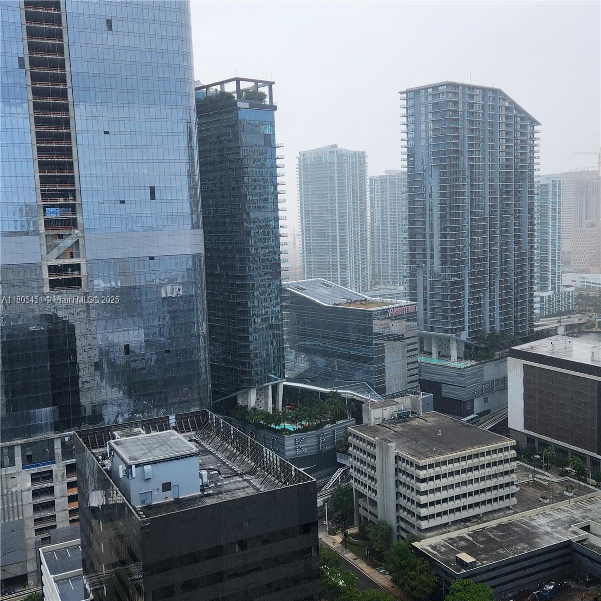 THE PLAZA 851 BRICKELL CO - Residential Lease