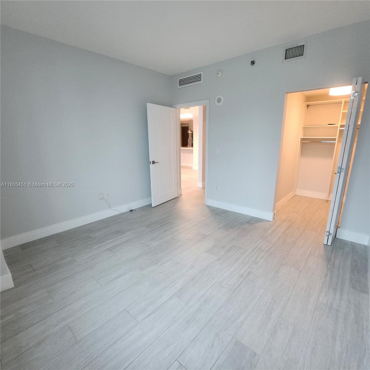THE PLAZA 851 BRICKELL CO - Residential Lease
