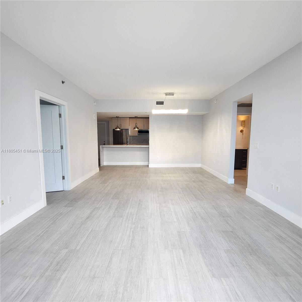 THE PLAZA 851 BRICKELL CO - Residential Lease