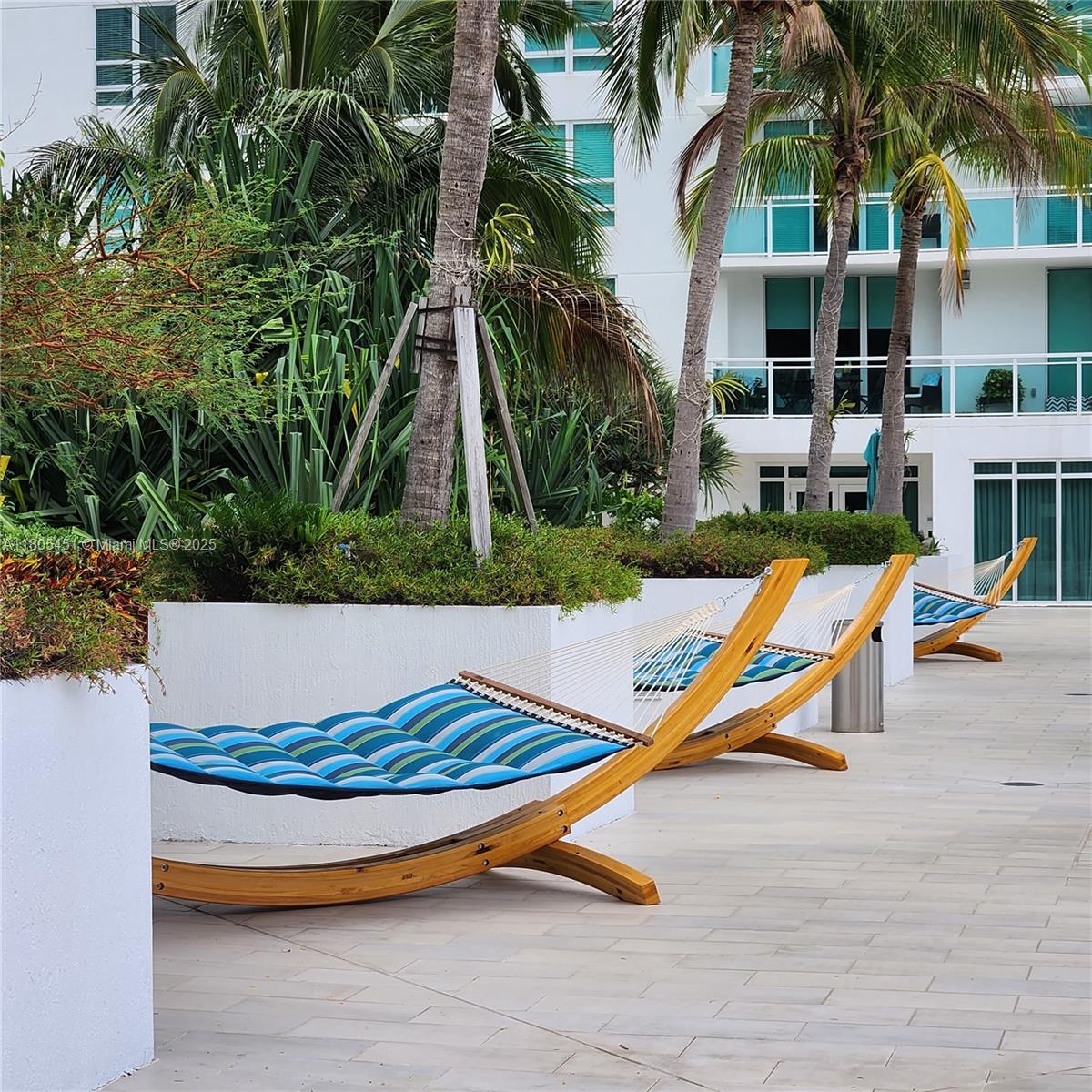 THE PLAZA 851 BRICKELL CO - Residential Lease