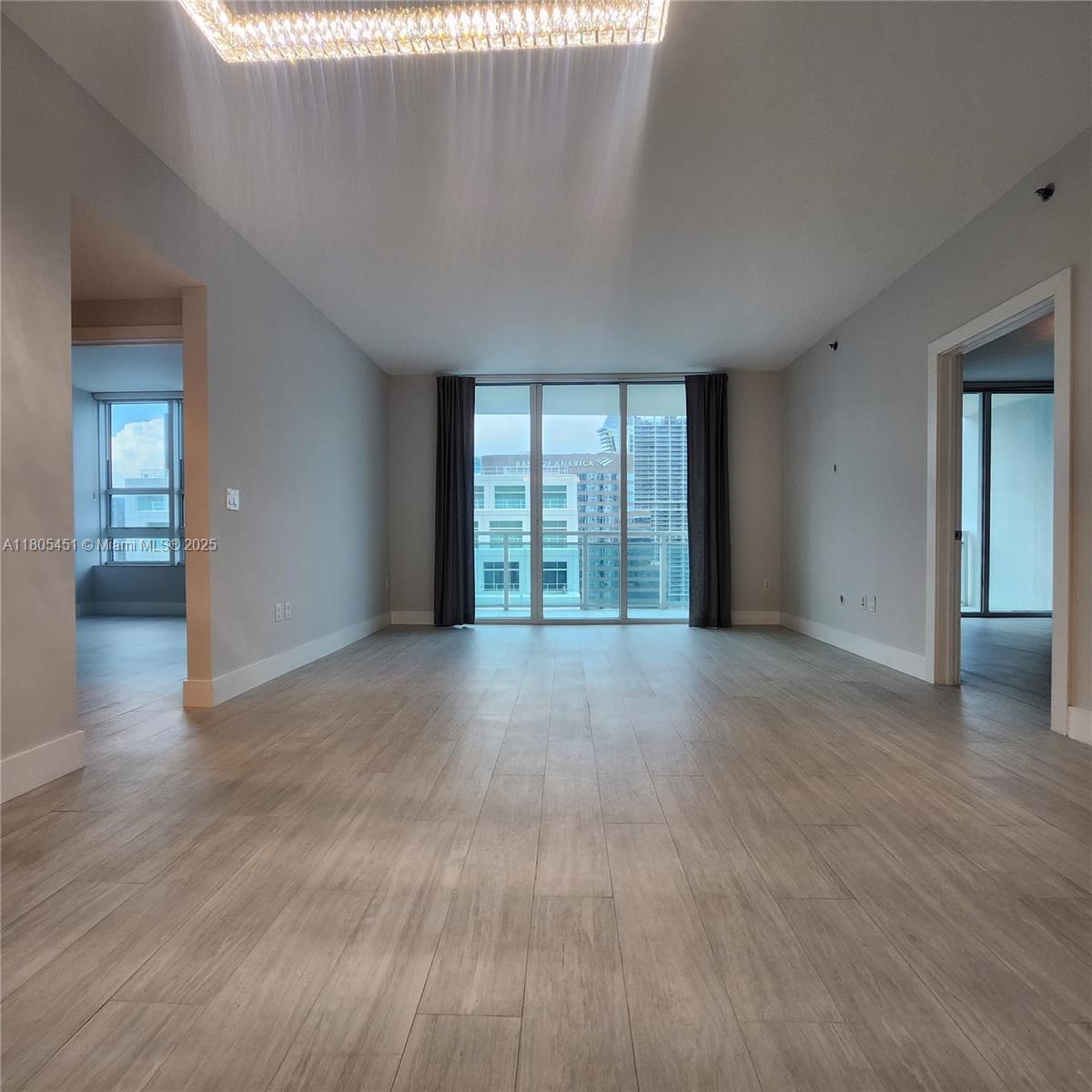 THE PLAZA 851 BRICKELL CO - Residential Lease