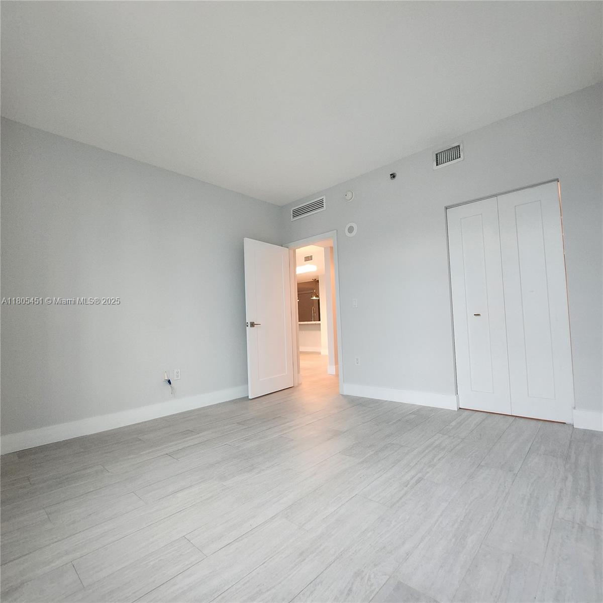 THE PLAZA 851 BRICKELL CO - Residential Lease