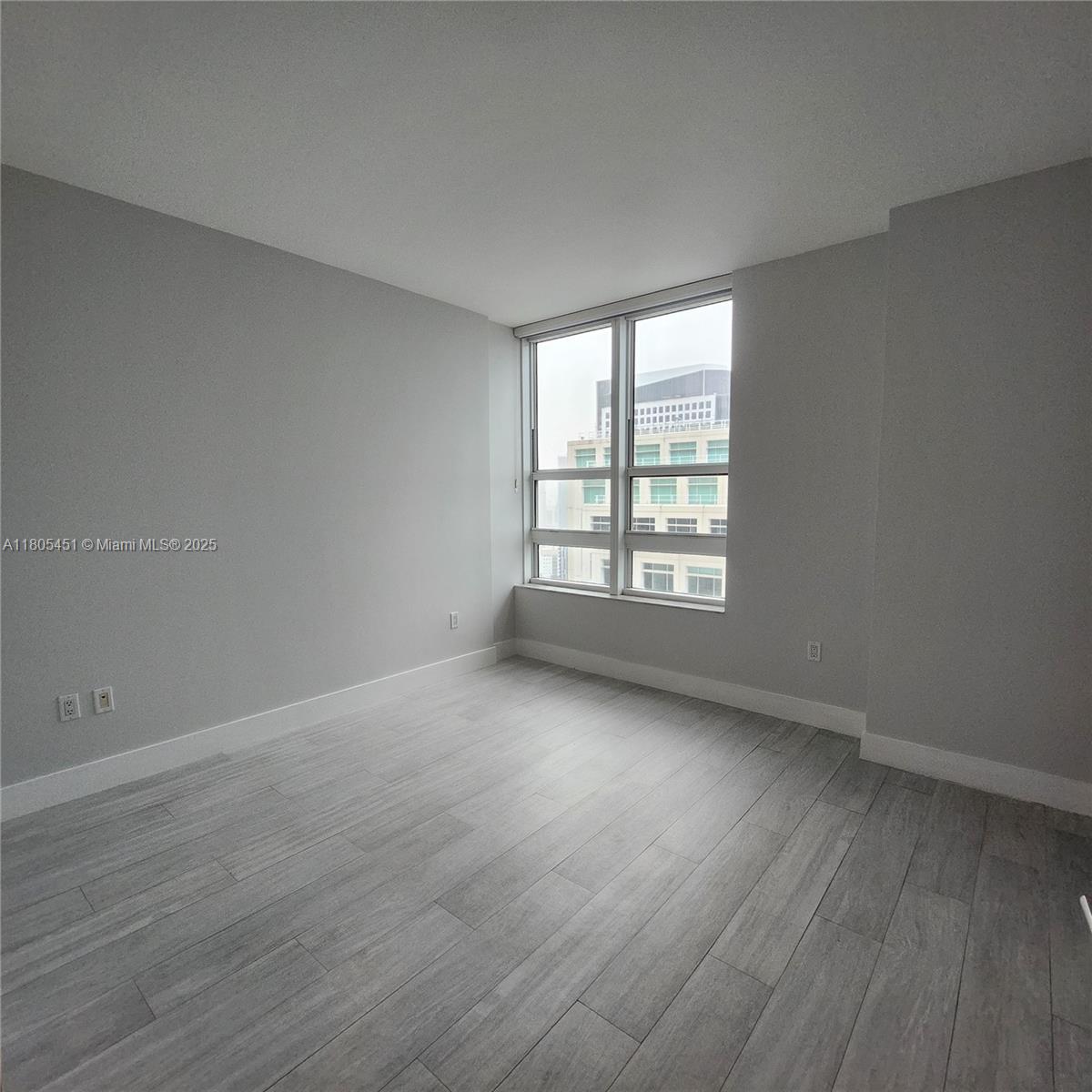 THE PLAZA 851 BRICKELL CO - Residential Lease