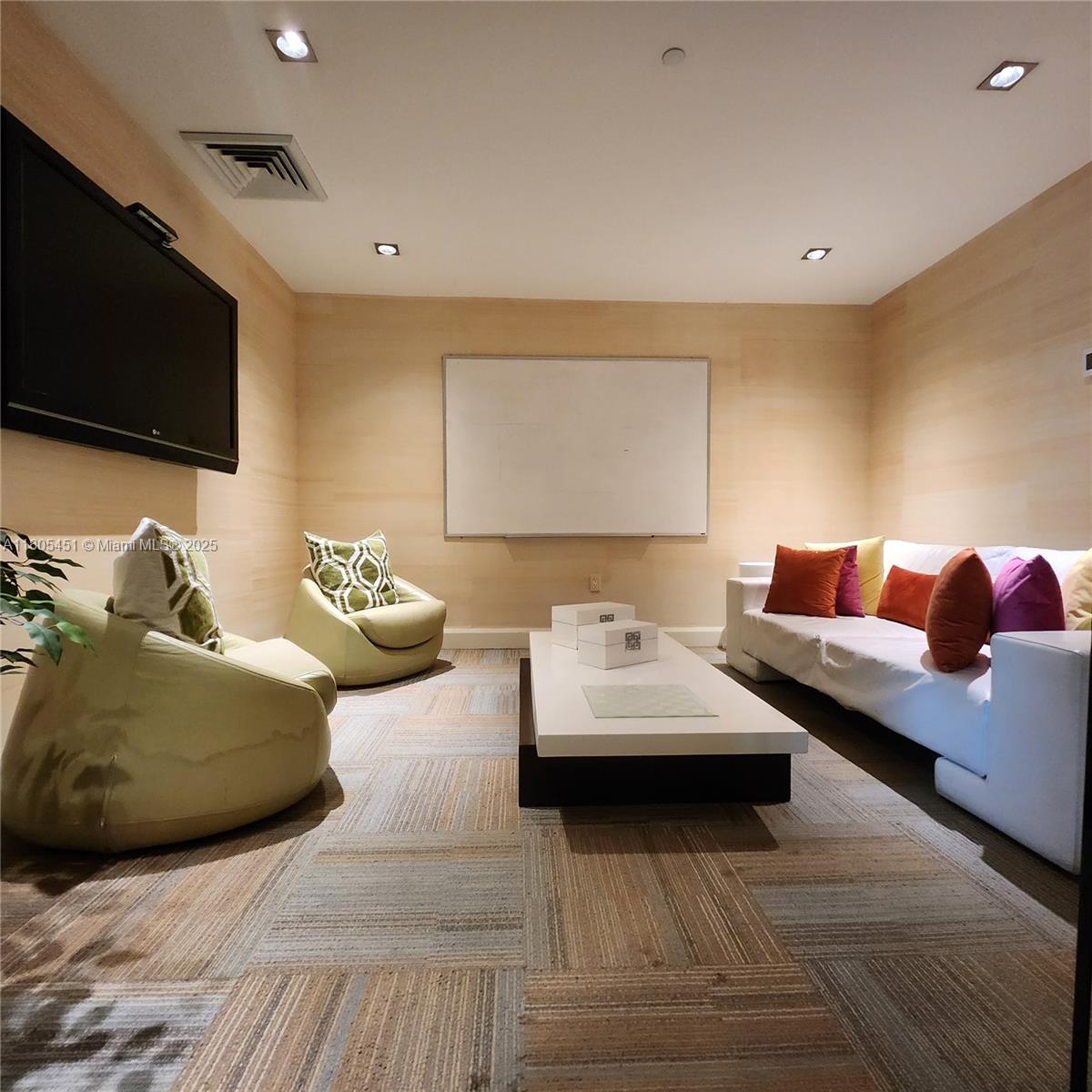 THE PLAZA 851 BRICKELL CO - Residential Lease