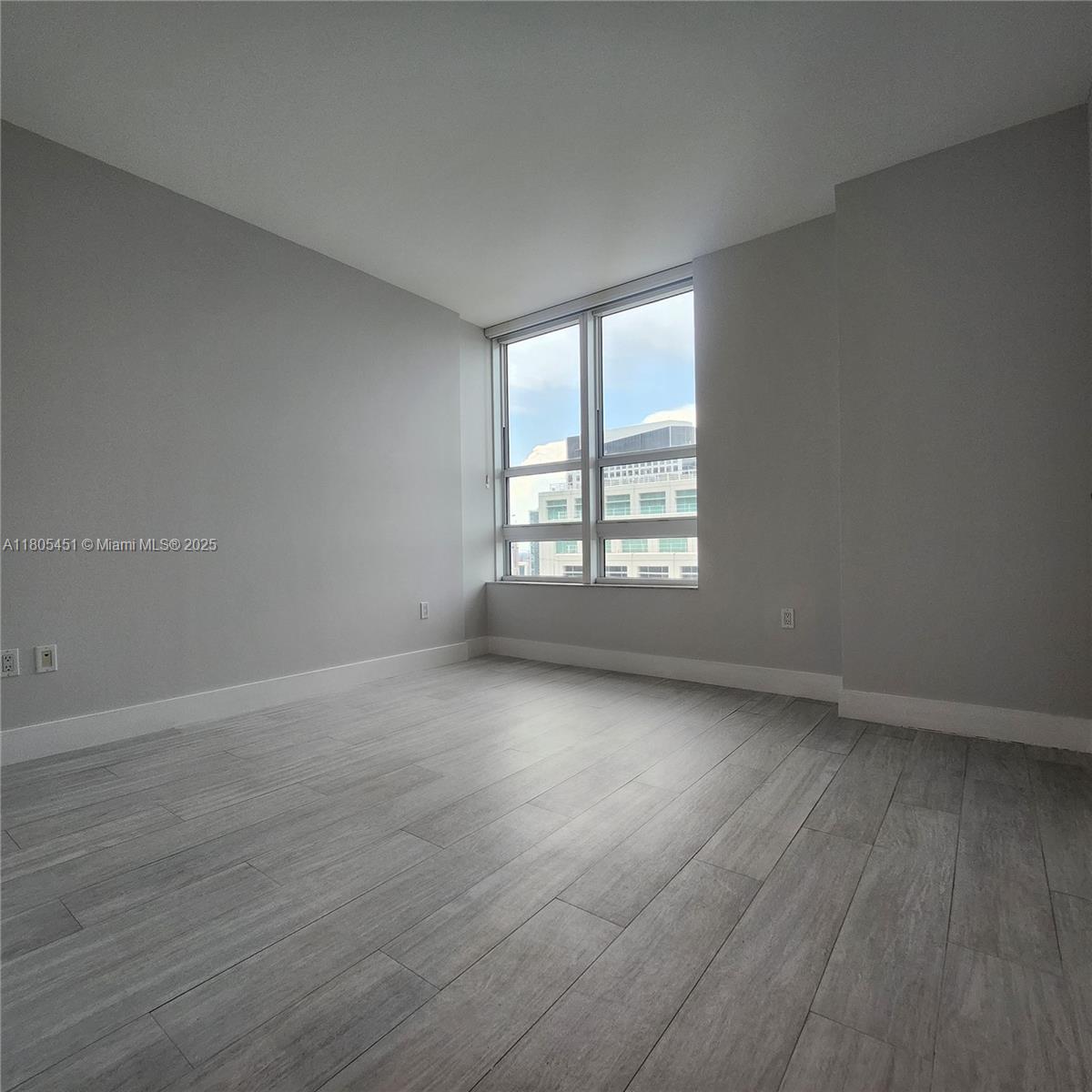 THE PLAZA 851 BRICKELL CO - Residential Lease