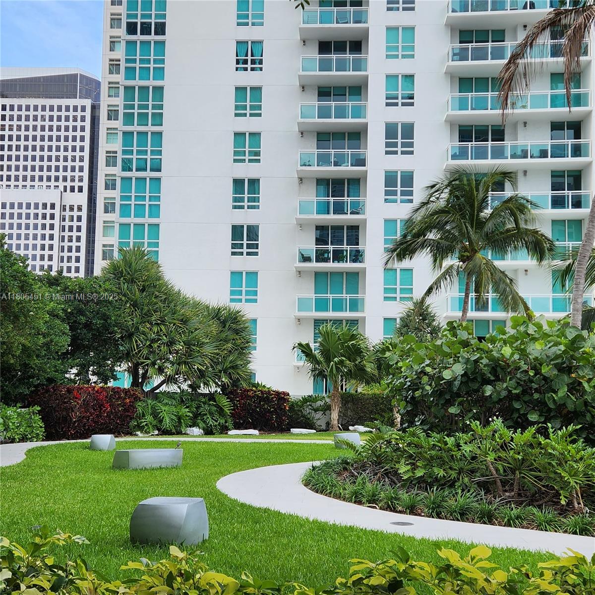 THE PLAZA 851 BRICKELL CO - Residential Lease