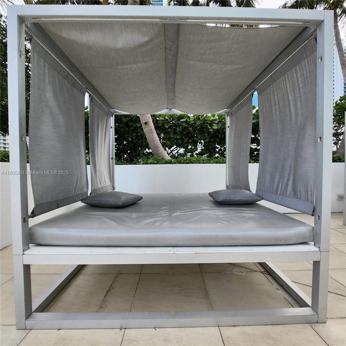 THE PLAZA 851 BRICKELL CO - Residential Lease