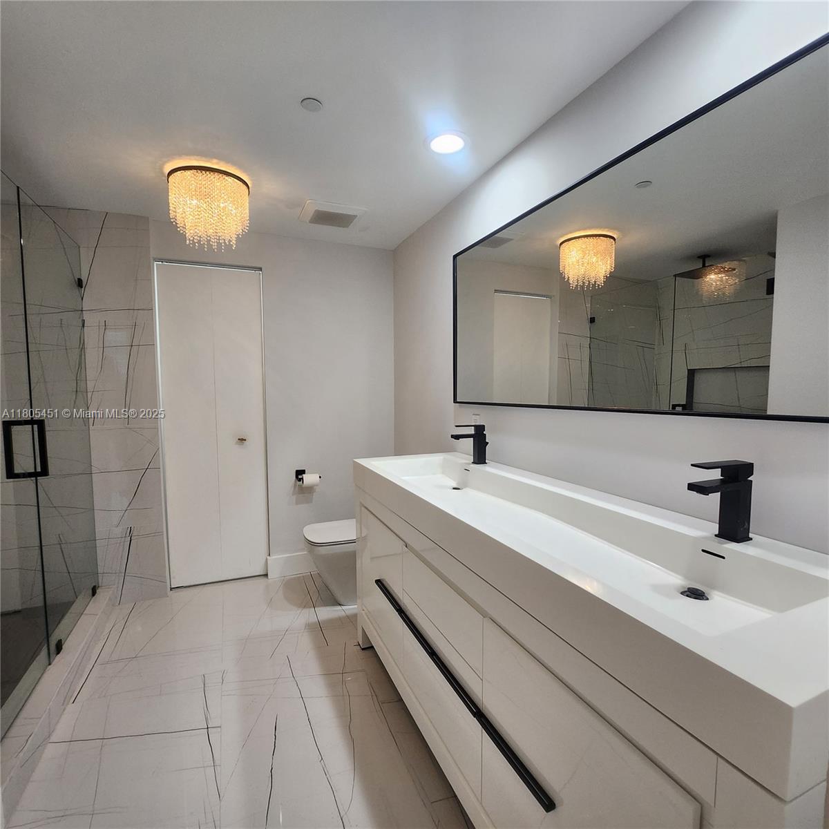 THE PLAZA 851 BRICKELL CO - Residential Lease