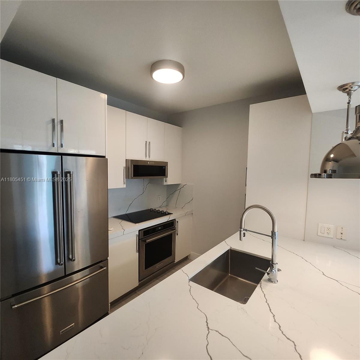 THE PLAZA 851 BRICKELL CO - Residential Lease