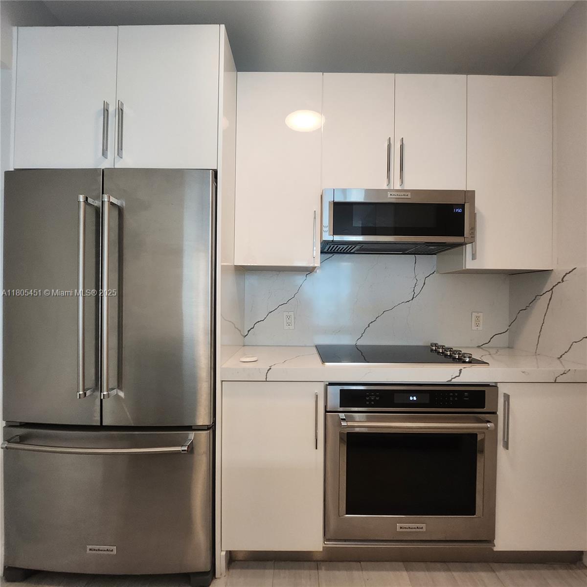 THE PLAZA 851 BRICKELL CO - Residential Lease