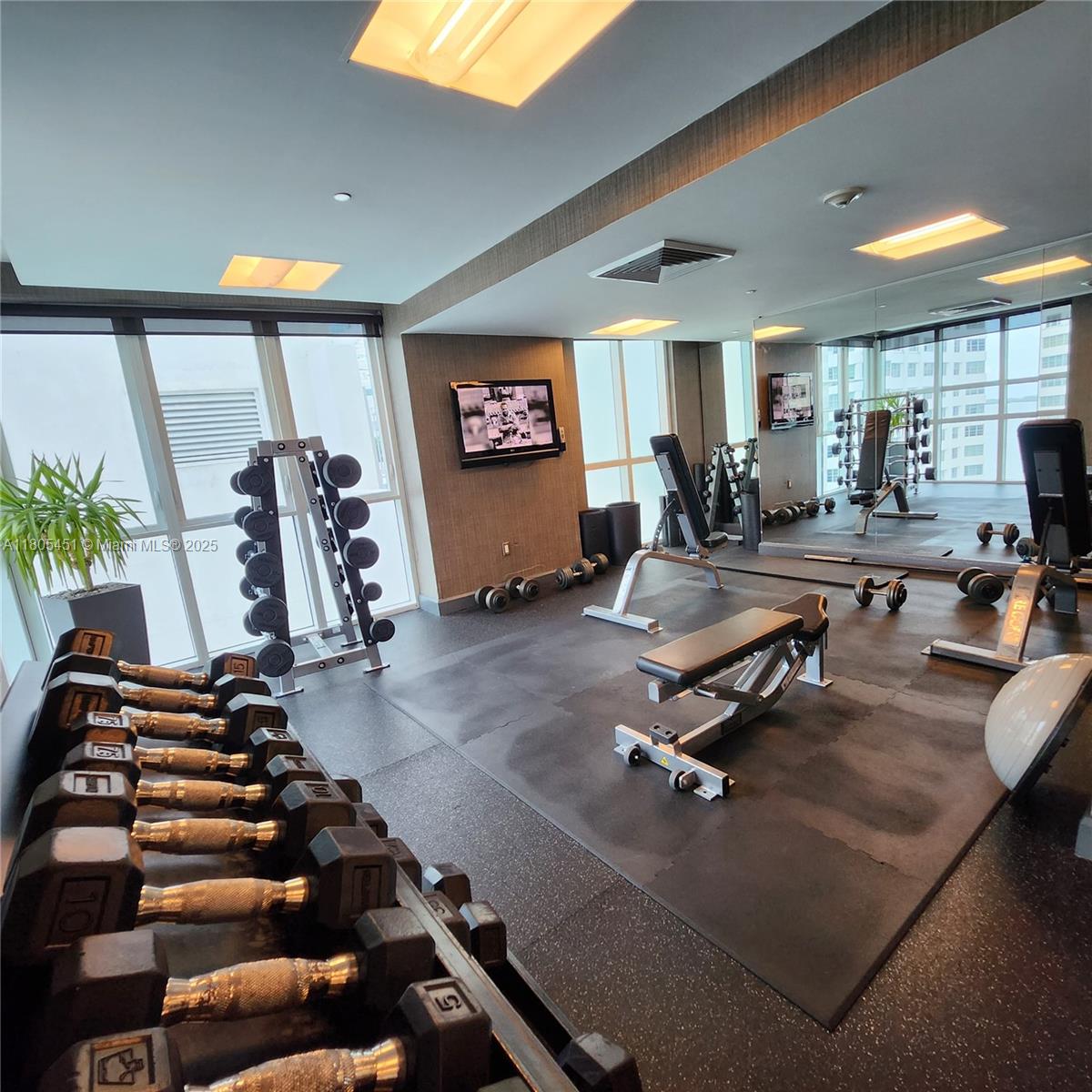 THE PLAZA 851 BRICKELL CO - Residential Lease
