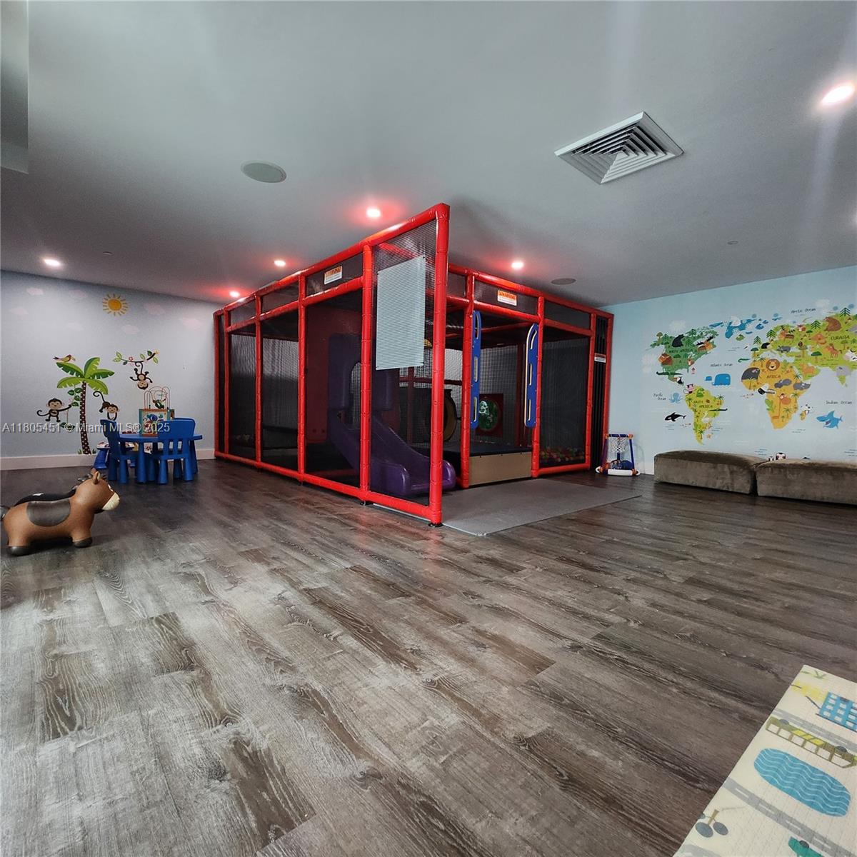 THE PLAZA 851 BRICKELL CO - Residential Lease