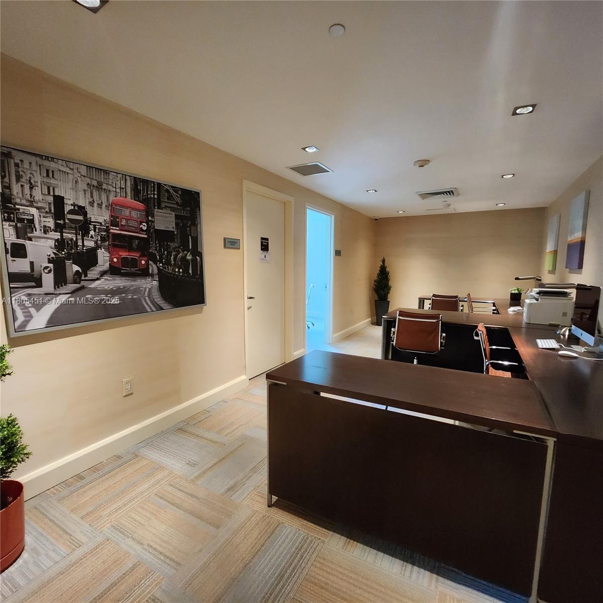 THE PLAZA 851 BRICKELL CO - Residential Lease