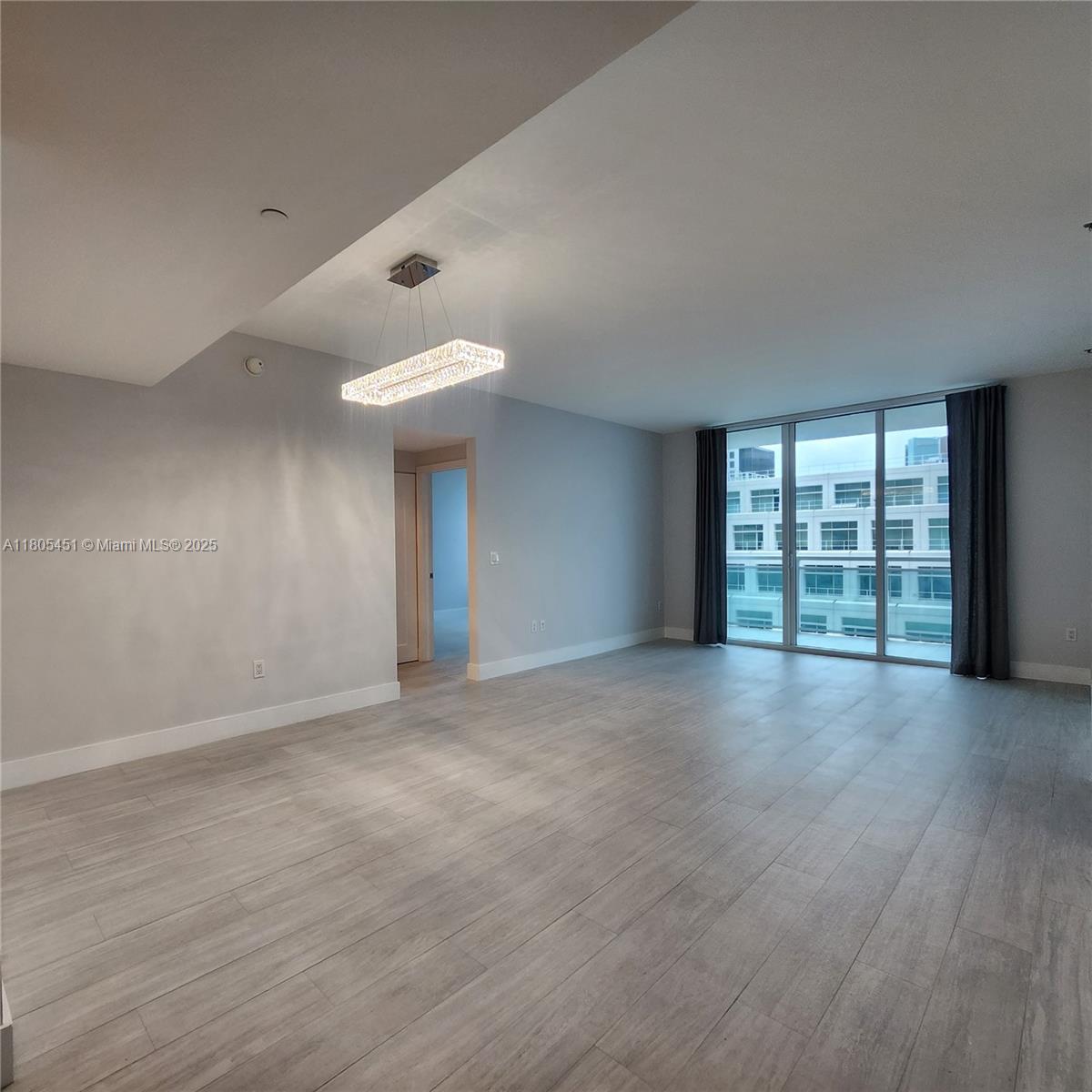 THE PLAZA 851 BRICKELL CO - Residential Lease