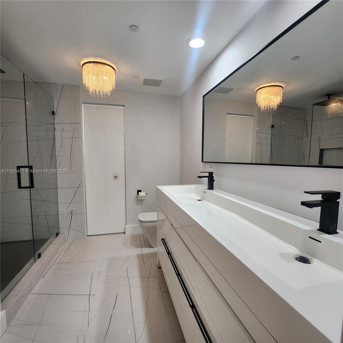 THE PLAZA 851 BRICKELL CO - Residential Lease