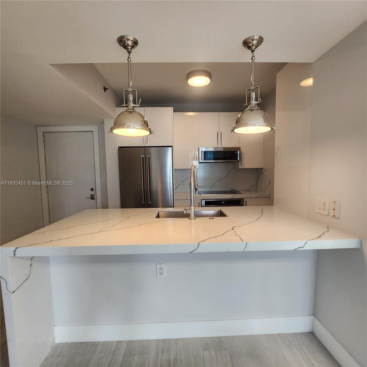 THE PLAZA 851 BRICKELL CO - Residential Lease