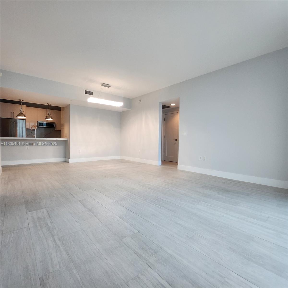 THE PLAZA 851 BRICKELL CO - Residential Lease