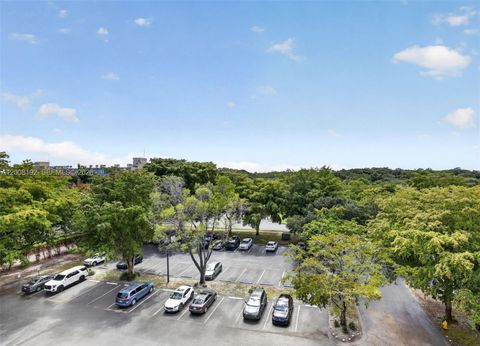 Tiny photo for 3300 W Rolling Hills Cir #606, Davie, FL 33328 (MLS # A12008192)