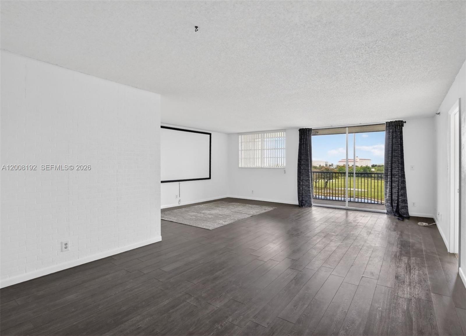 3300 W Rolling Hills Cir 606