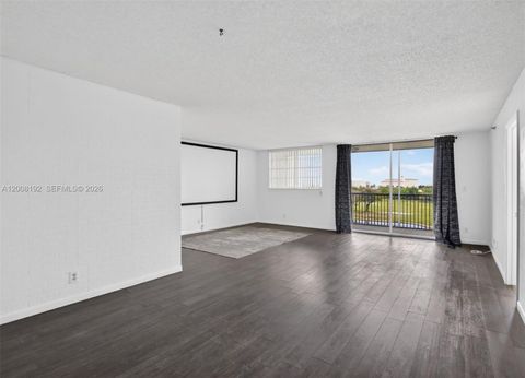 Tiny photo for 3300 W Rolling Hills Cir #606, Davie, FL 33328 (MLS # A12008192)