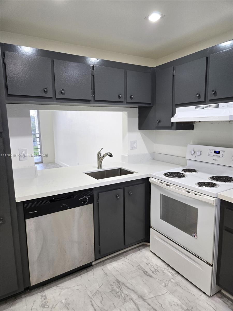 9311 Orange Grove Dr 406