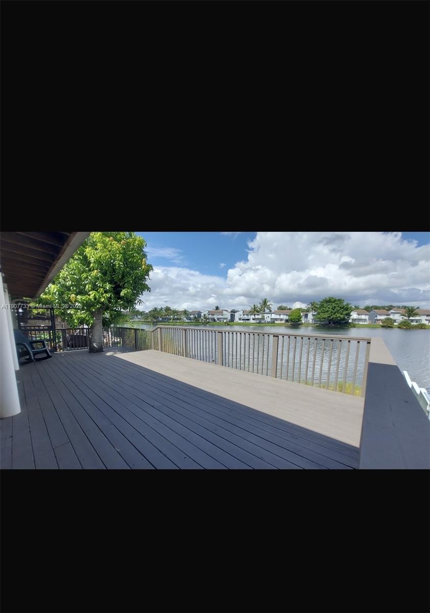 LAKES OF PALM SPRINGS - Residential Lease