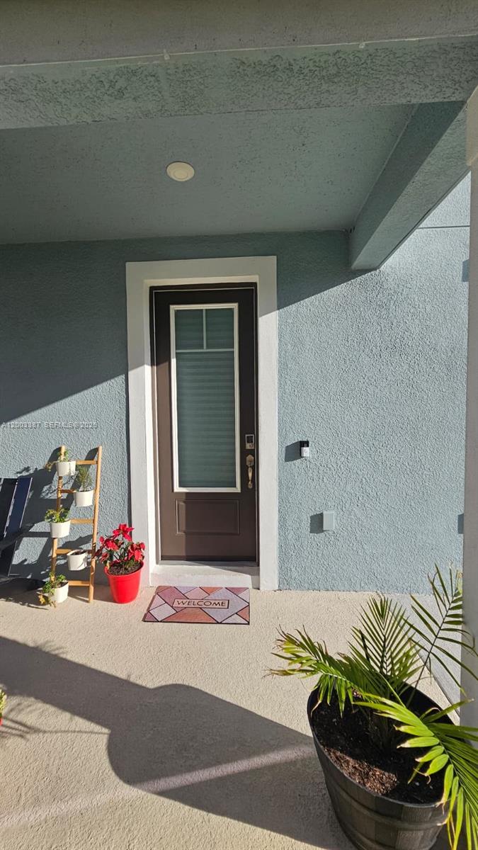 MERIDIANS PARK - Residential Lease