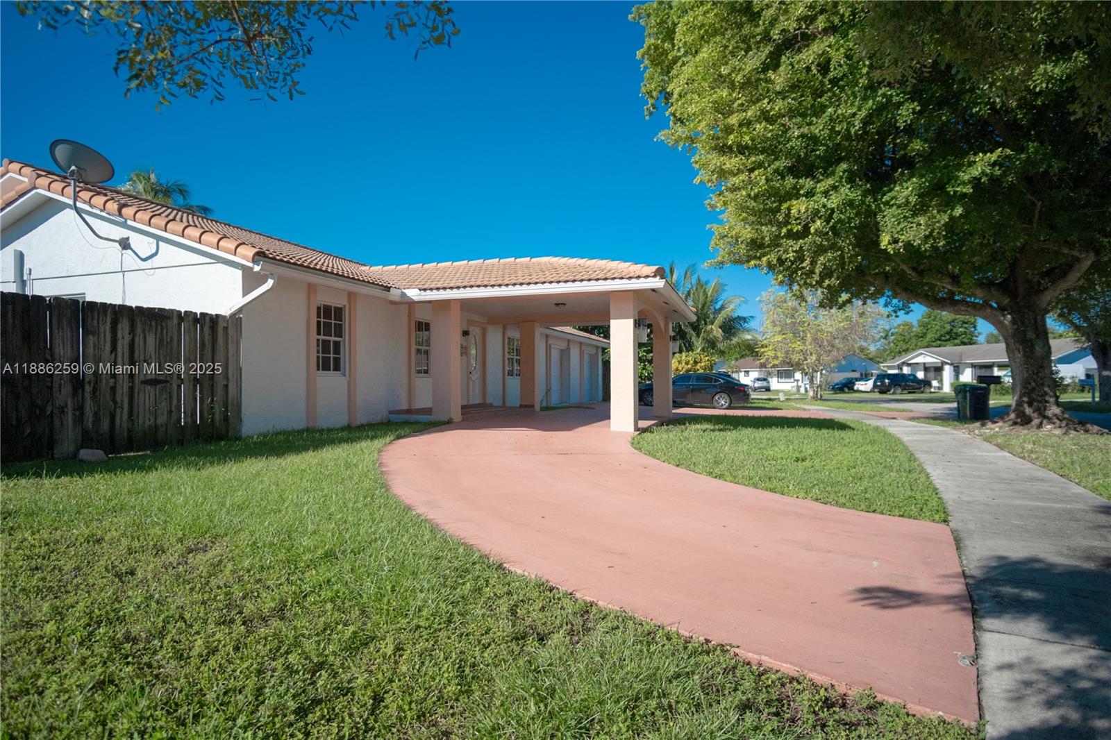 LAKE MARKS AT WESTWIND - Residential