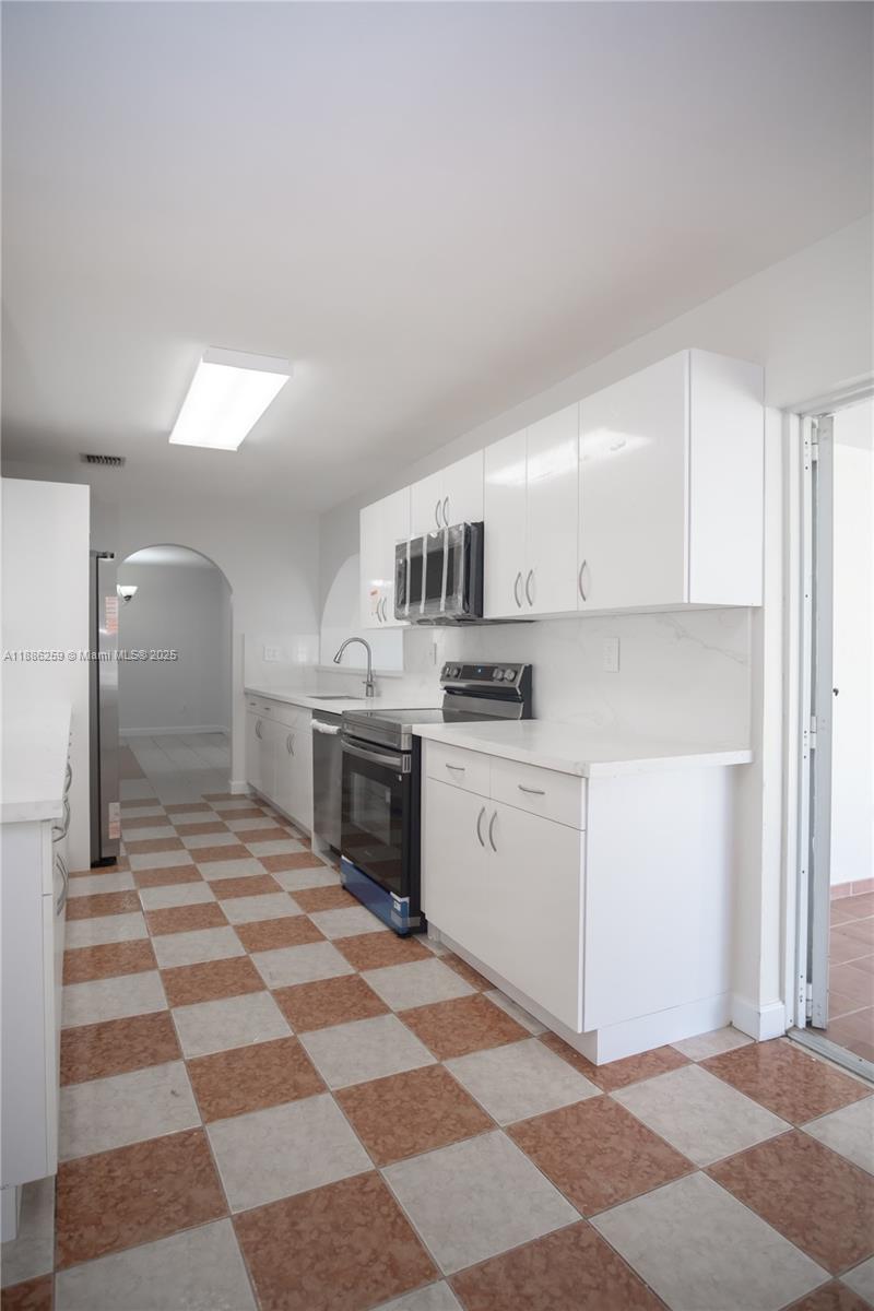 LAKE MARKS AT WESTWIND - Residential
