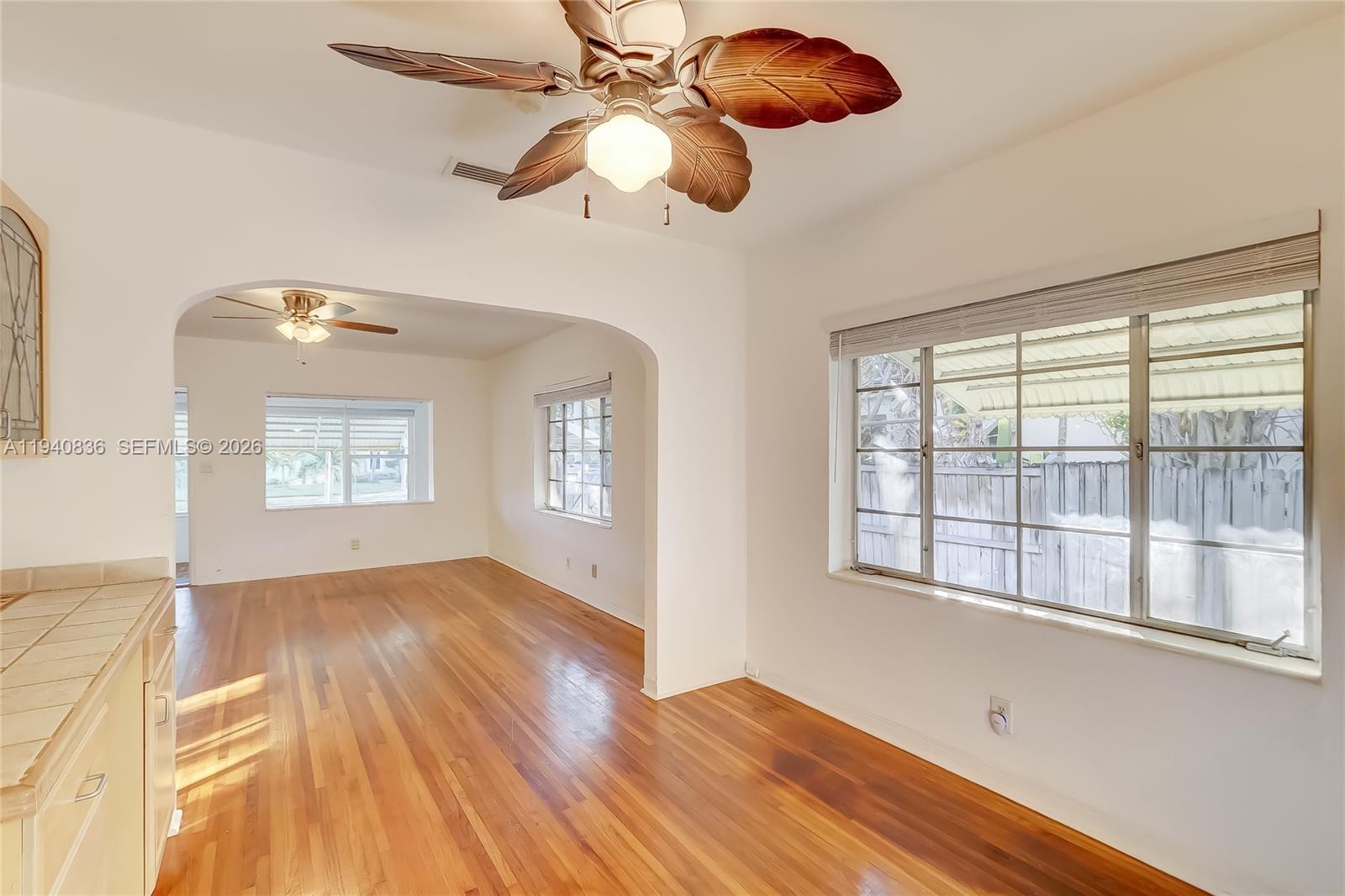 HOLLYWOOD - Residential Lease