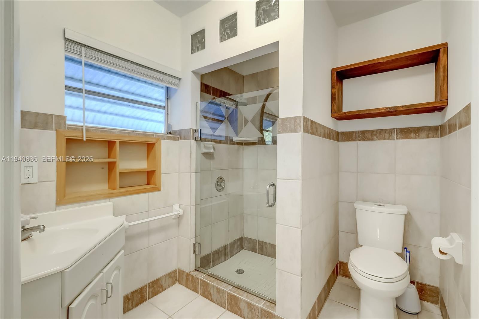 HOLLYWOOD - Residential Lease