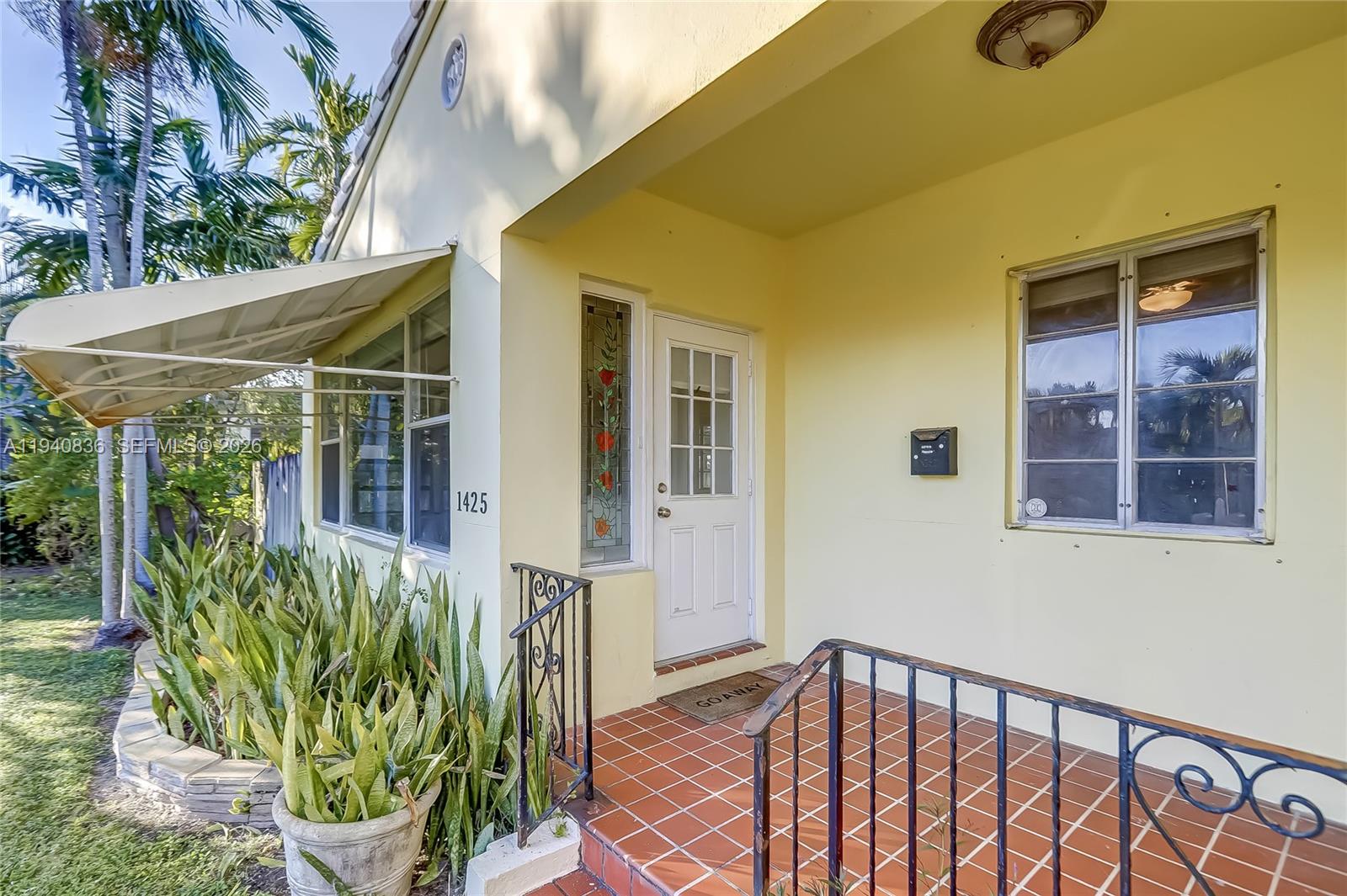 HOLLYWOOD - Residential Lease