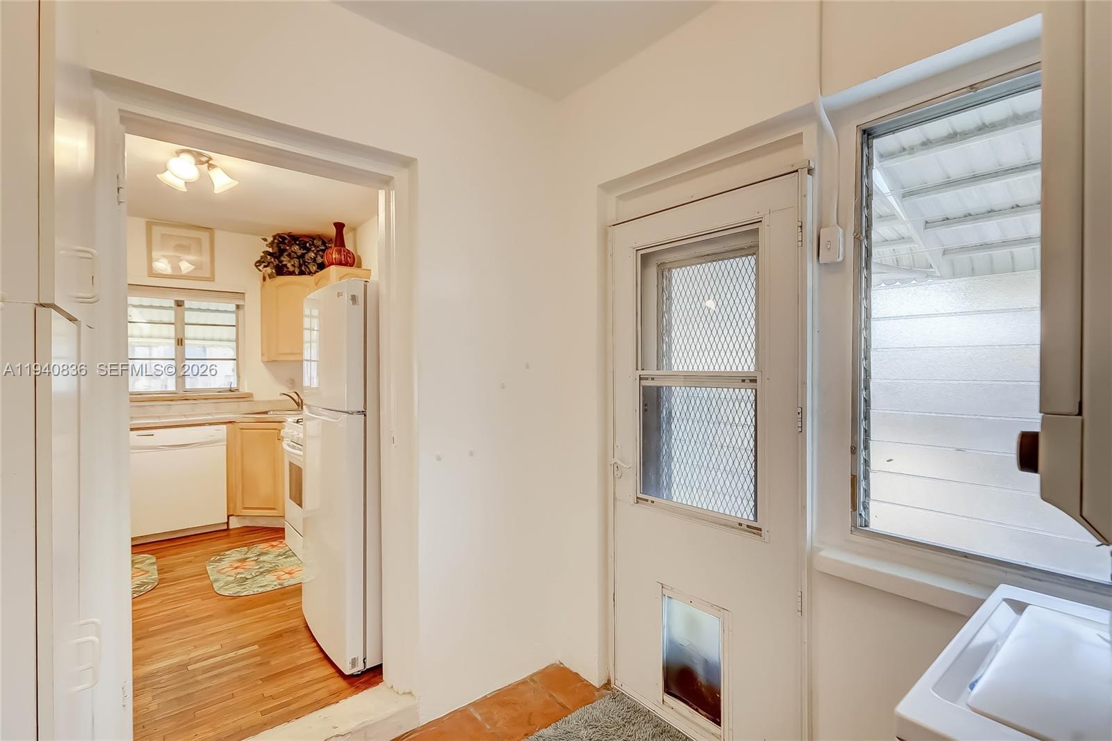 HOLLYWOOD - Residential Lease