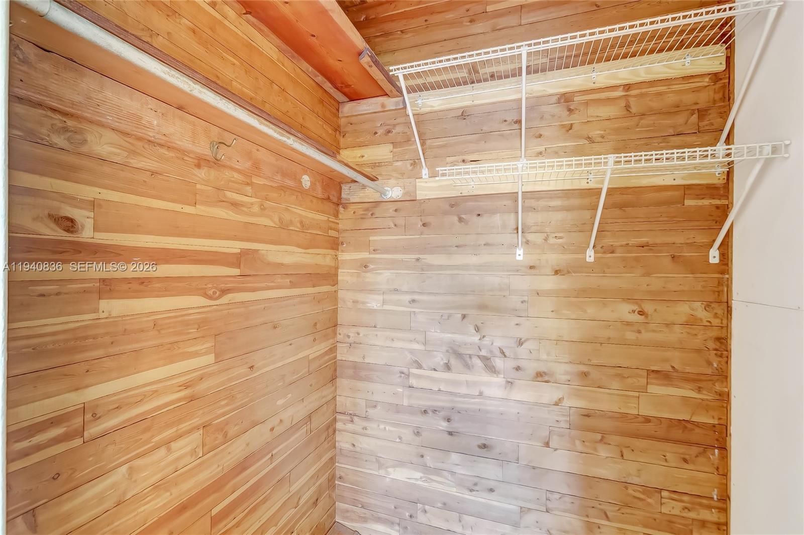 HOLLYWOOD - Residential Lease