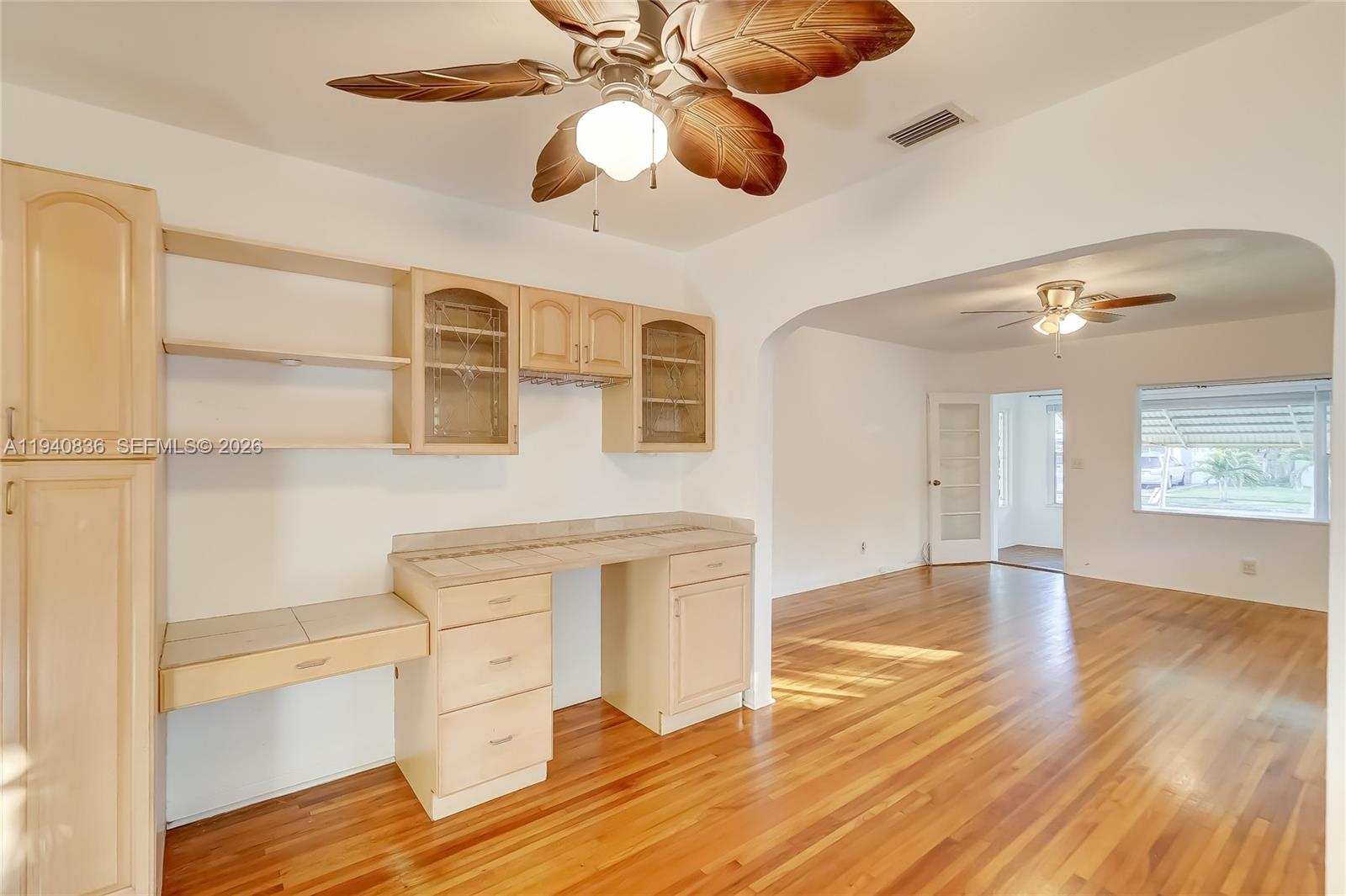 HOLLYWOOD - Residential Lease